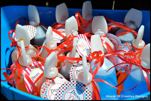 Alice in Wonderland party juice drinks